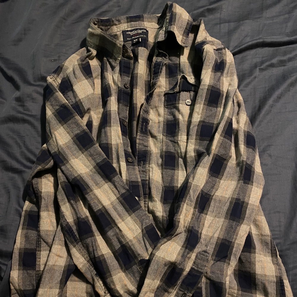 American Eagle Lady’s Flannel - Picture 2 of 2